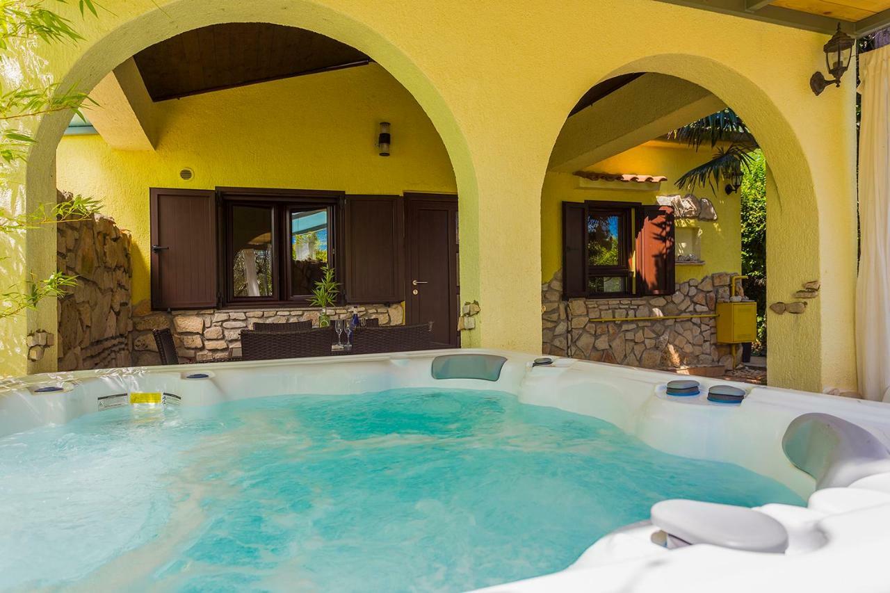 Villa Lee House, Wi-Fi,Free Parking, Hot Tube Peroj Exterior foto